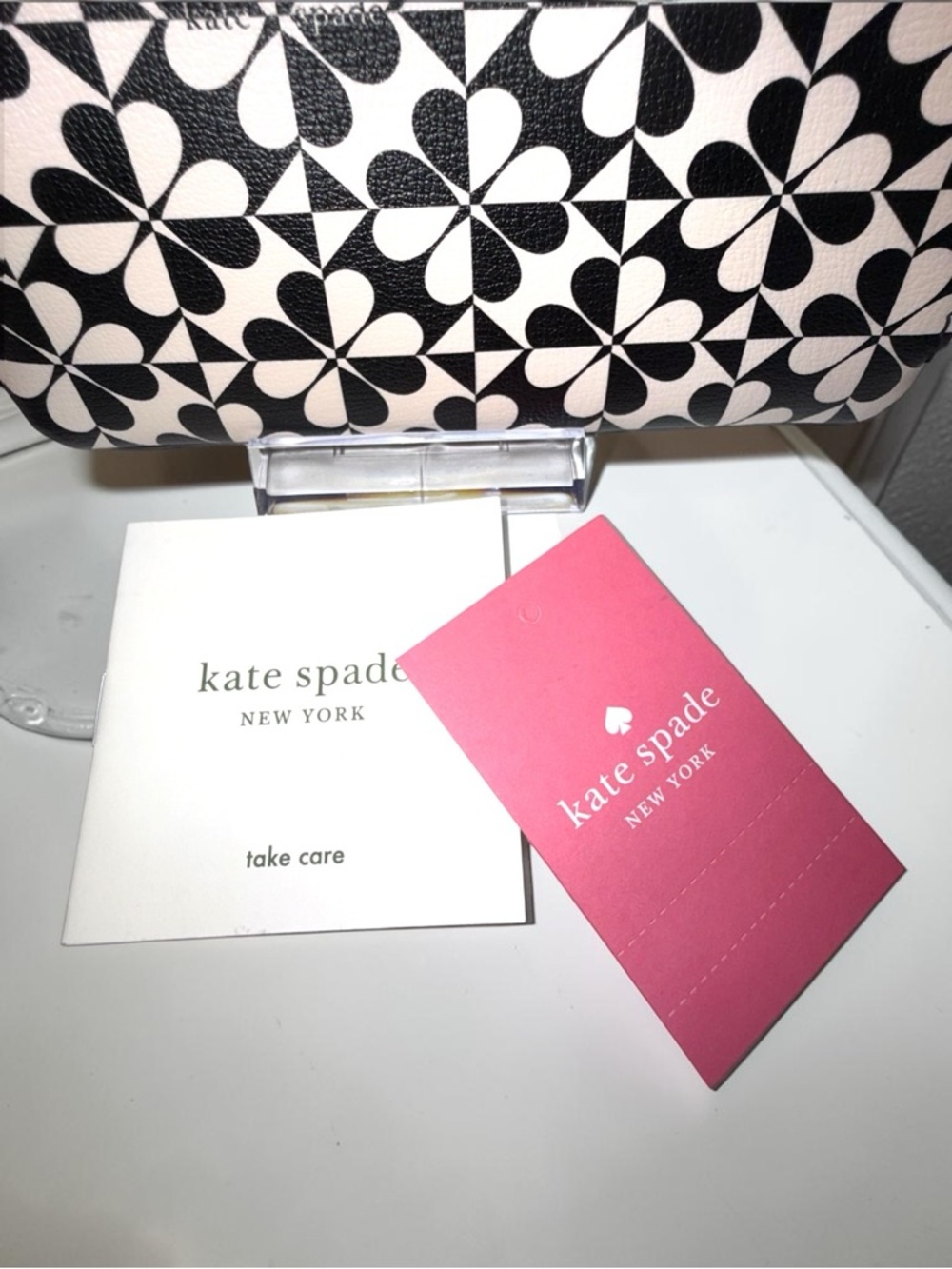 Kate Spade ♠️ Hollie Spade Clover Geo Small L-Zip Wristlet Black White NWT - Picture 10 of 10
